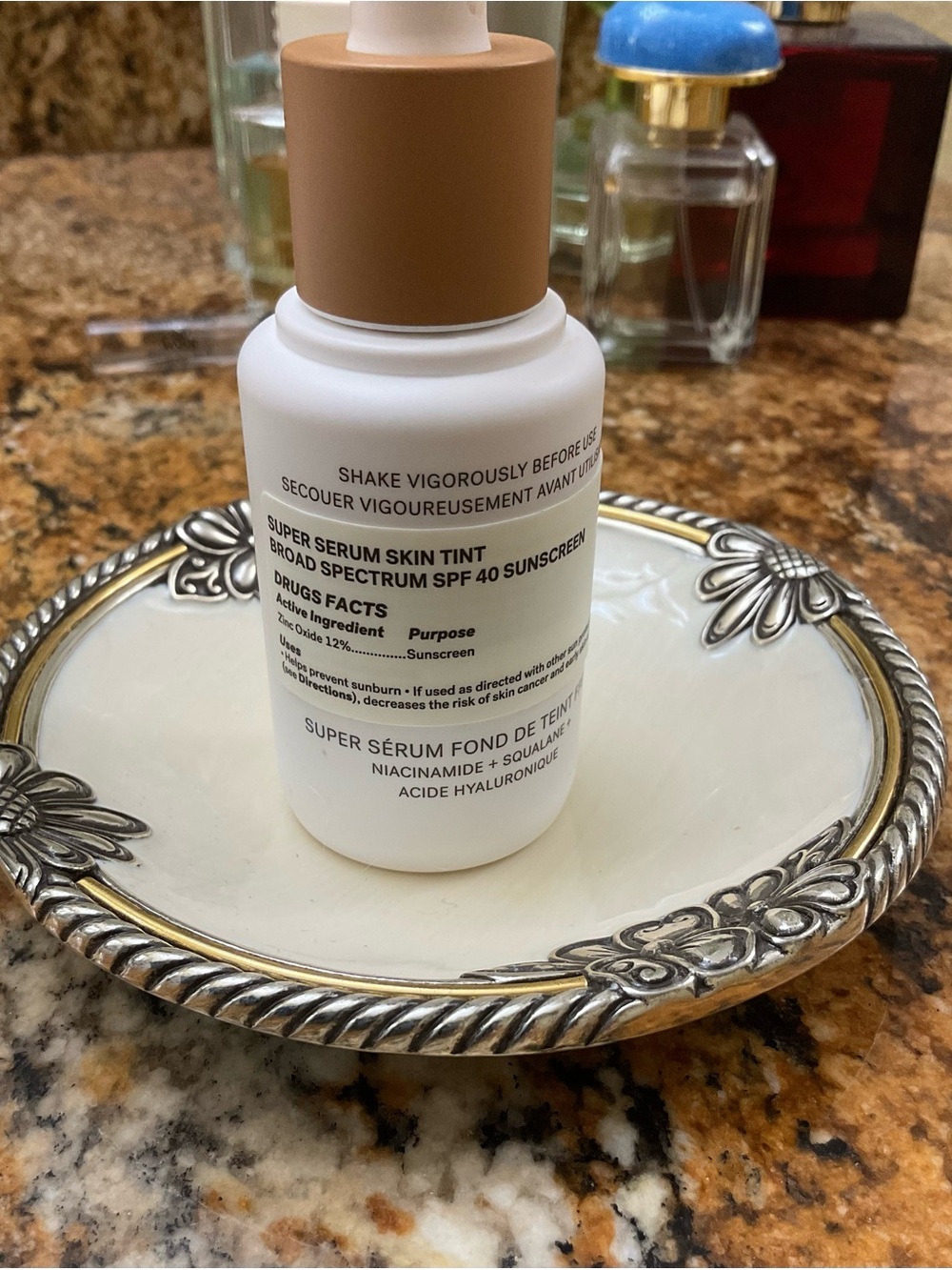 ILIA Serum Skin Tint - Picture 3 of 6